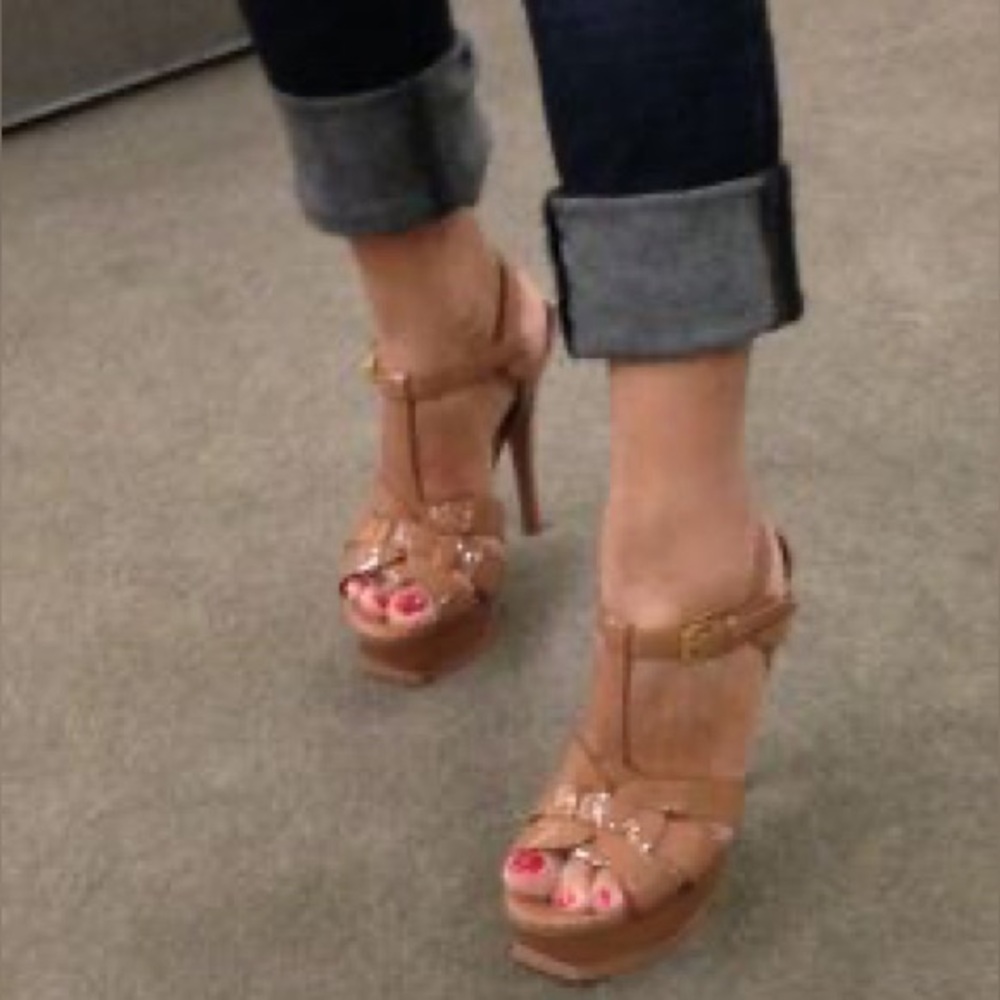 Saint Laurent

Tribute 105MM Patent Leather Platform Sandals